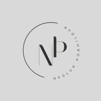 Neglur by Þórhildur